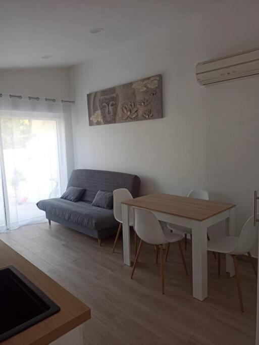 Maison, Rue Calme Dans Village Saint-Mitre-les-Remparts Εξωτερικό φωτογραφία